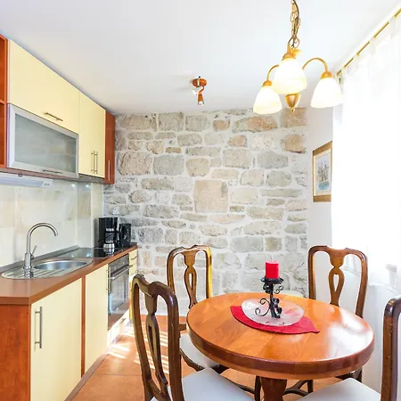 Perla Apartment *