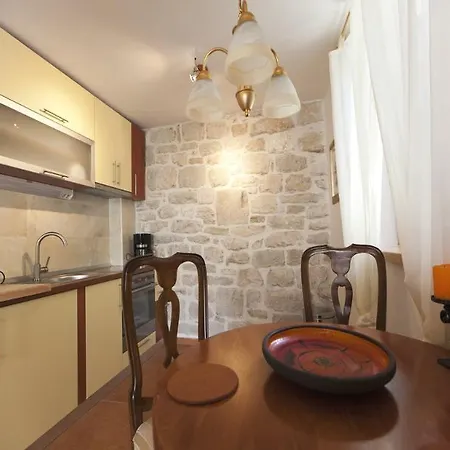 Perla Apartment Split