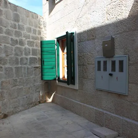 Perla Apartment Split
